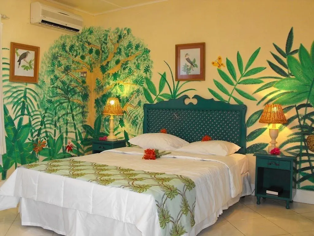 **  Bar-B-Barn Beach Hotel نيغريل جامايكا