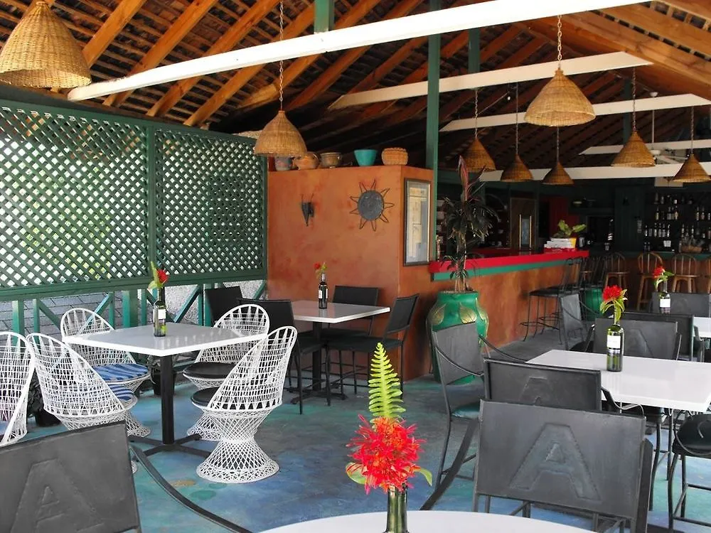 **  Bar-B-Barn Beach Hotel نيغريل جامايكا