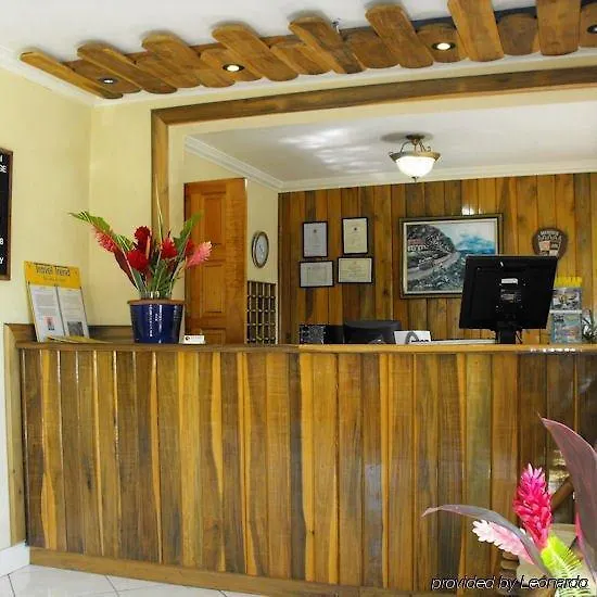 Bar-B-Barn Beach Hotel نيغريل