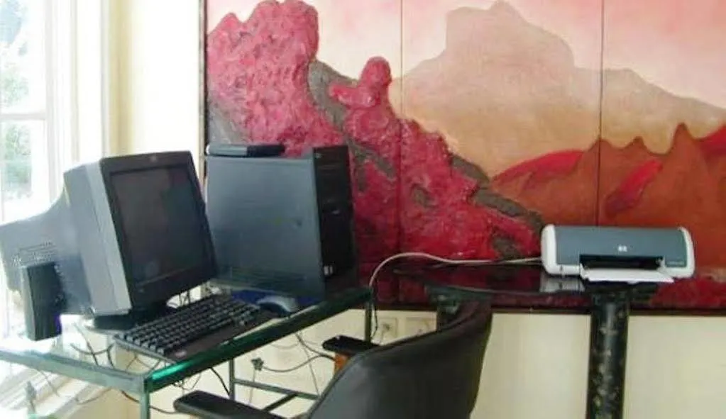Bar-B-Barn Beach Hotel نيغريل