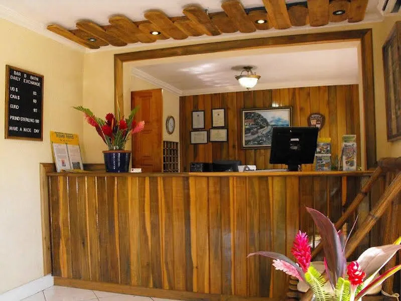 Bar-B-Barn Beach Hotel نيغريل 2*,  جامايكا
